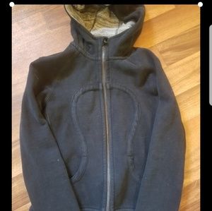 Lululemon scuba hoodie size 6